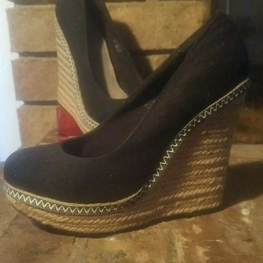 Black wedged heels
